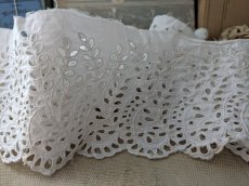 画像5: フランスヴィンテージ 円形状カットワーク刺繍スカラップレース 130cm (5)