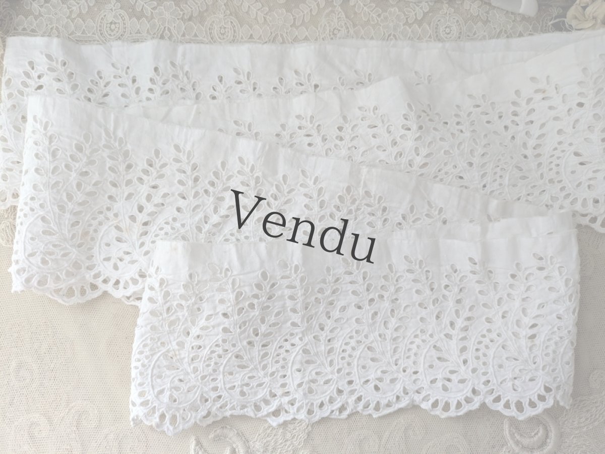 画像1: フランスヴィンテージ 円形状カットワーク刺繍スカラップレース 130cm (1)