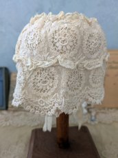 画像4: フランスアンティーク とても小さなレースのボネ (4)