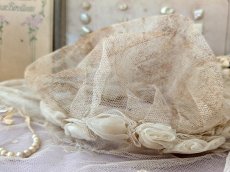 画像1: フランス 1900年前後 布花の花冠風ボネ マリアージュ (1)