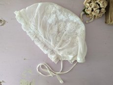 画像1: フランス 1900年前後 白糸刺繍のボネ (1)