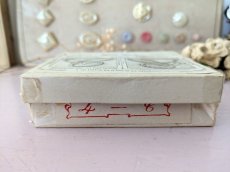 画像8: フランスアンティーク　Plumetis-Express 刺繍イニシャルシート "C" No.4 (8)