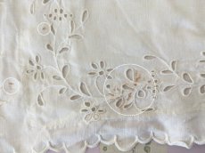 画像8: フランス 1900年前後 PB刺繍入り半月型枕カバー (8)