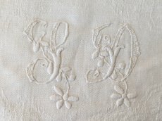 画像1: フランスアンティーク イニシャル手刺繍SD ダマスク織クロス 58×77cm (1)