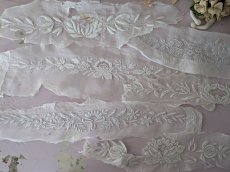 画像1: フランス19世紀後半 白糸刺繍の装飾用パーツ6枚セット (1)
