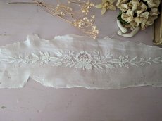 画像8: フランス19世紀後半 白糸刺繍の装飾用パーツ6枚セット (8)
