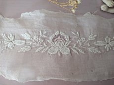 画像9: フランス19世紀後半 白糸刺繍の装飾用パーツ6枚セット (9)