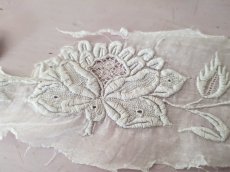画像18: フランス19世紀後半 白糸刺繍の装飾用パーツ6枚セット (18)