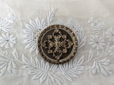 画像1: フランス 1900年前後  メタル装飾ボタン メダリオン植物 27mm (1)