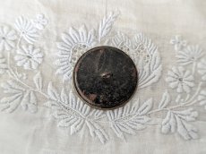 画像3: フランス 1900年前後  メタル装飾ボタン メダリオン植物 27mm (3)