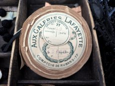 画像2: フランス 20世紀初頭 巻きリボン ノアール Aux Galeries Lafayette (2)