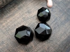 画像3: フランス1900年前後 フレンチジェットボタン  多面カット3個セット 18-21mm (3)