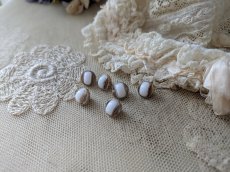 画像2: フランス 1900年前後 極小ボタン白×ゴールド 9mm 6個セット (2)