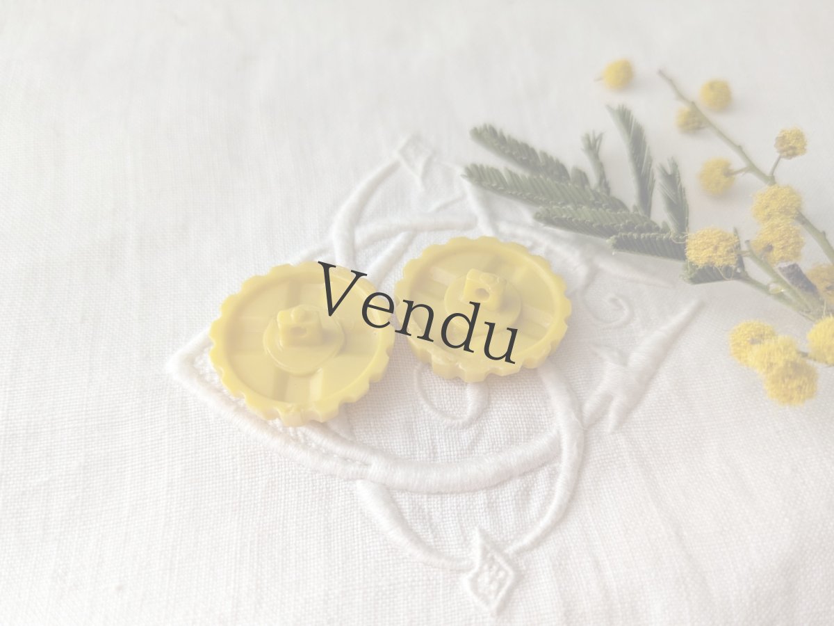 画像3: フランスヴィンテージ お花ボタン 黄色 21mm 2個セット (3)