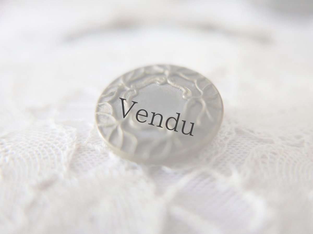 画像2: フランスアンティーク　ベルエポック メタルボタン 23mm (2)