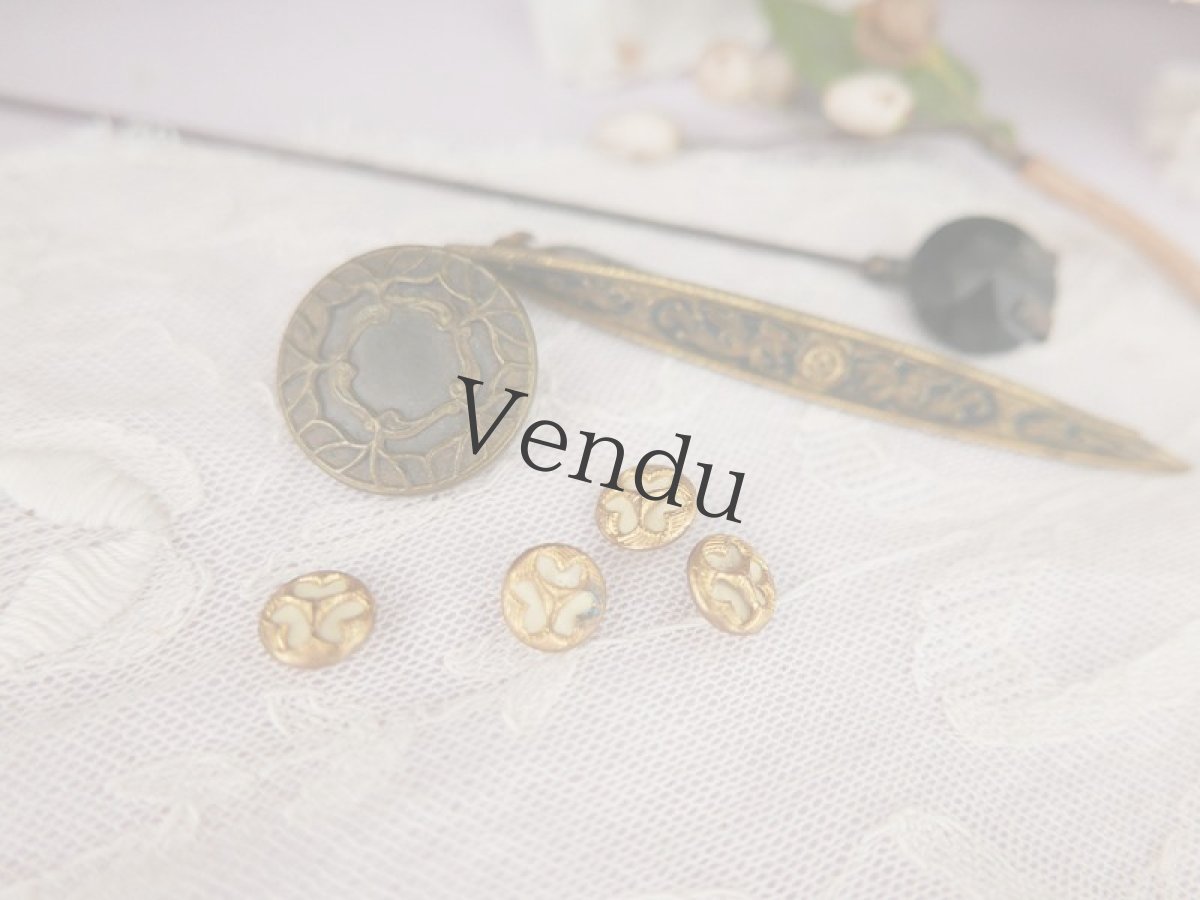 画像7: フランスアンティーク　ドール用 極小白×真鍮ボタン 9mm (7)