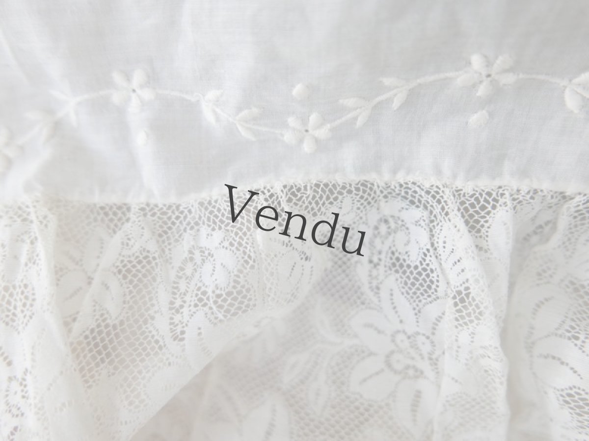 画像2: フランスアンティーク　ペチコートの裾　刺繍とヴァレンシエンヌ幅広レース 112cm (2)