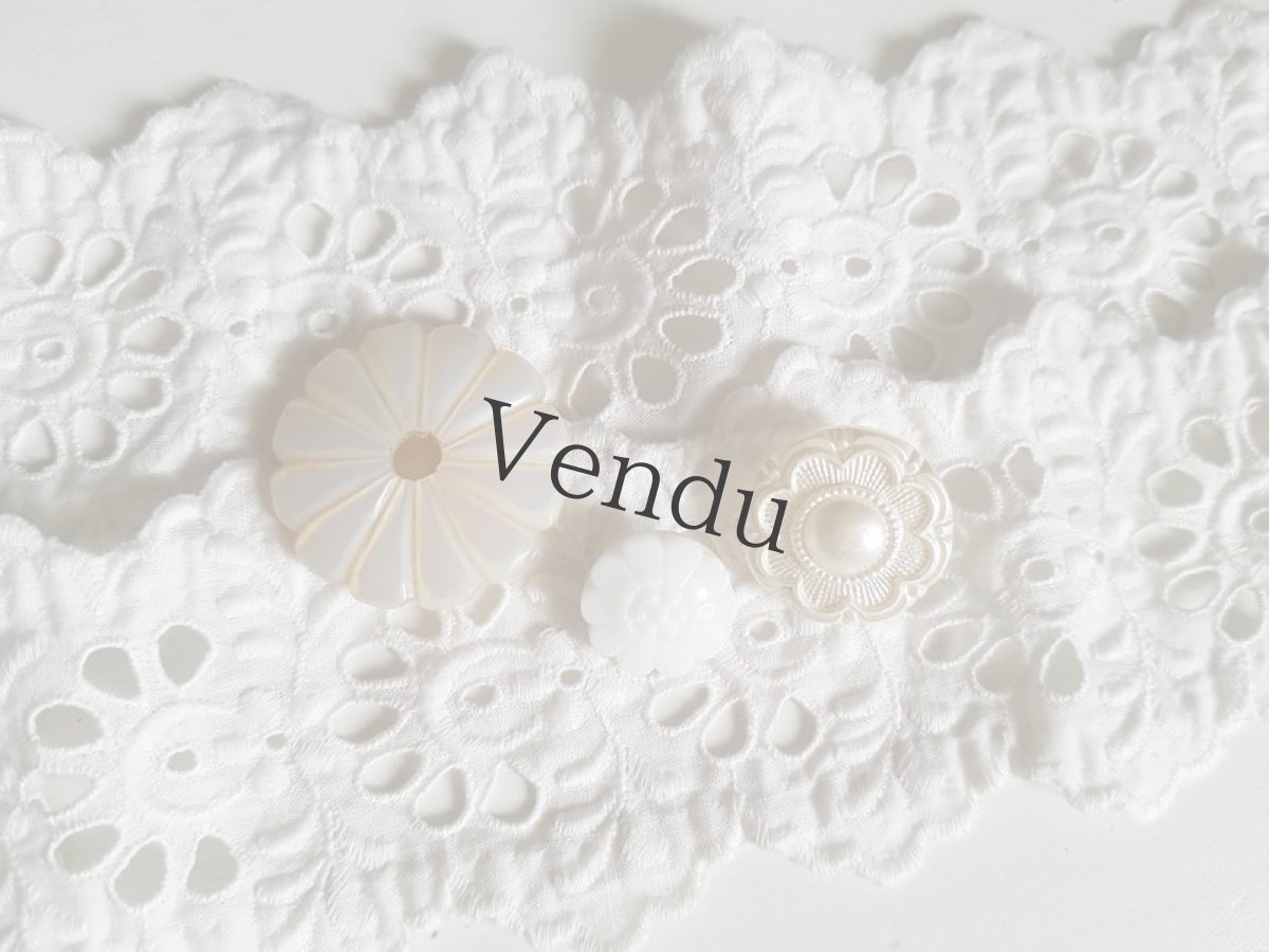 画像3: 【T様ご予約品】フランスヴィンテージ　お花型ボタンセット (3)