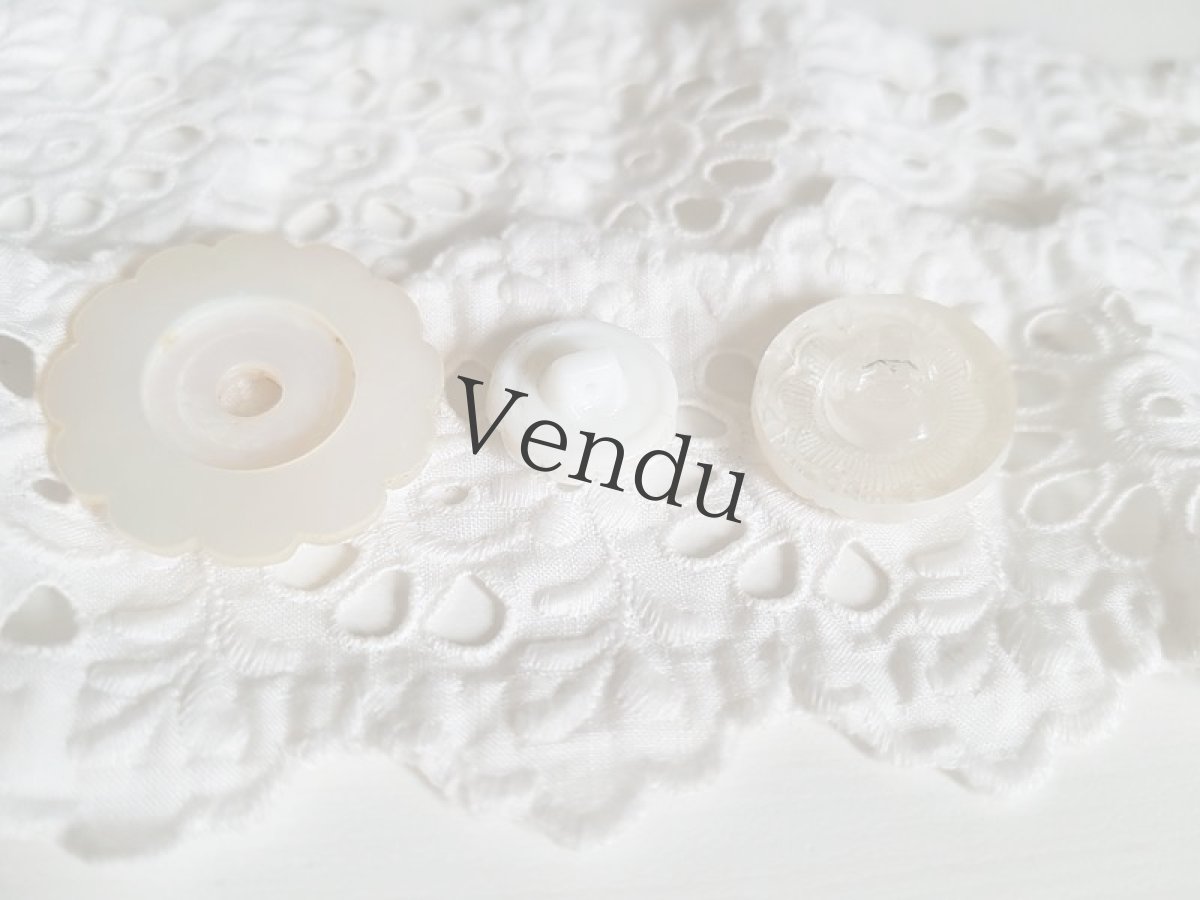 画像4: 【T様ご予約品】フランスヴィンテージ　お花型ボタンセット (4)