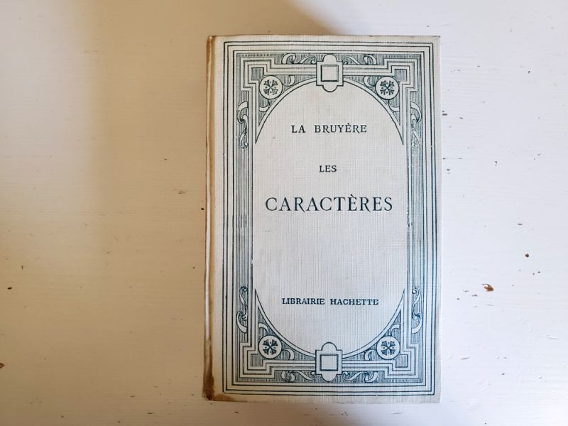 画像1: フランス 1910-1930年 HACHETTE社の古本 LA BRUYÈRE LES CARACTÈRES (1)