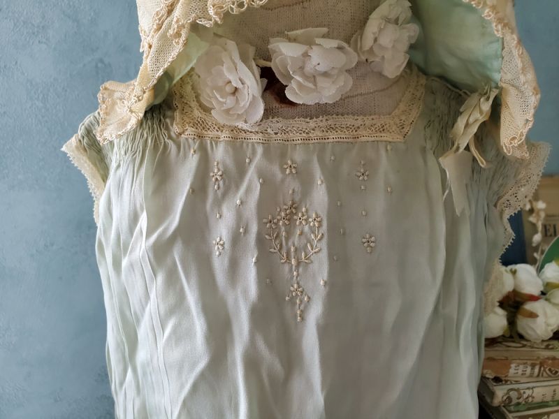 画像1: フランスアンティーク　水色のべべドレス (1)